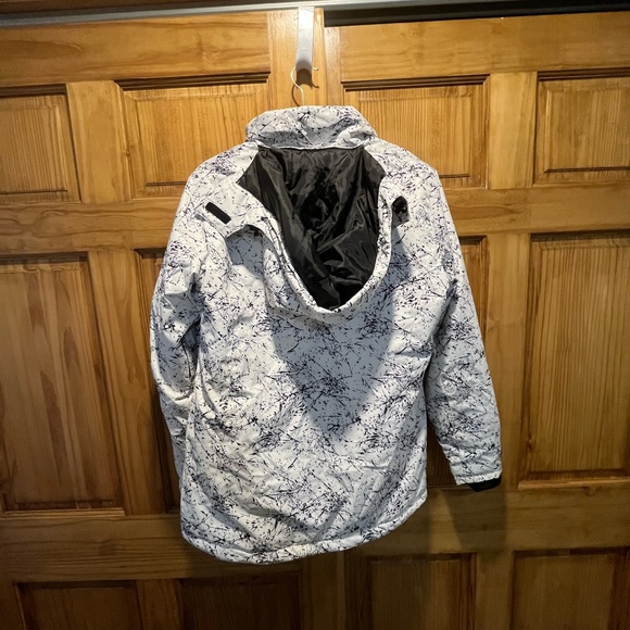 Ski Jacket - Picture 3 of 6